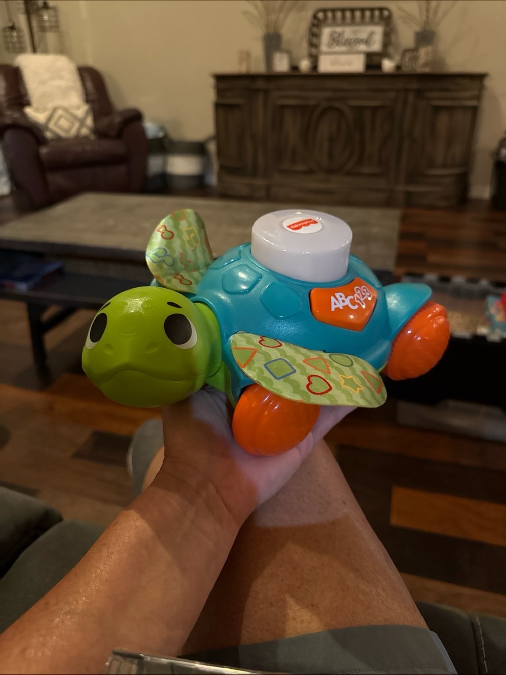 Fisher-Price Linkimals Sit-To-Crawl-Sea-Turtle Push Toy with Orange Wheels